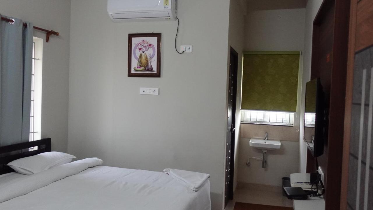 Hotel Akshith Inn Thanjavur Exterior photo